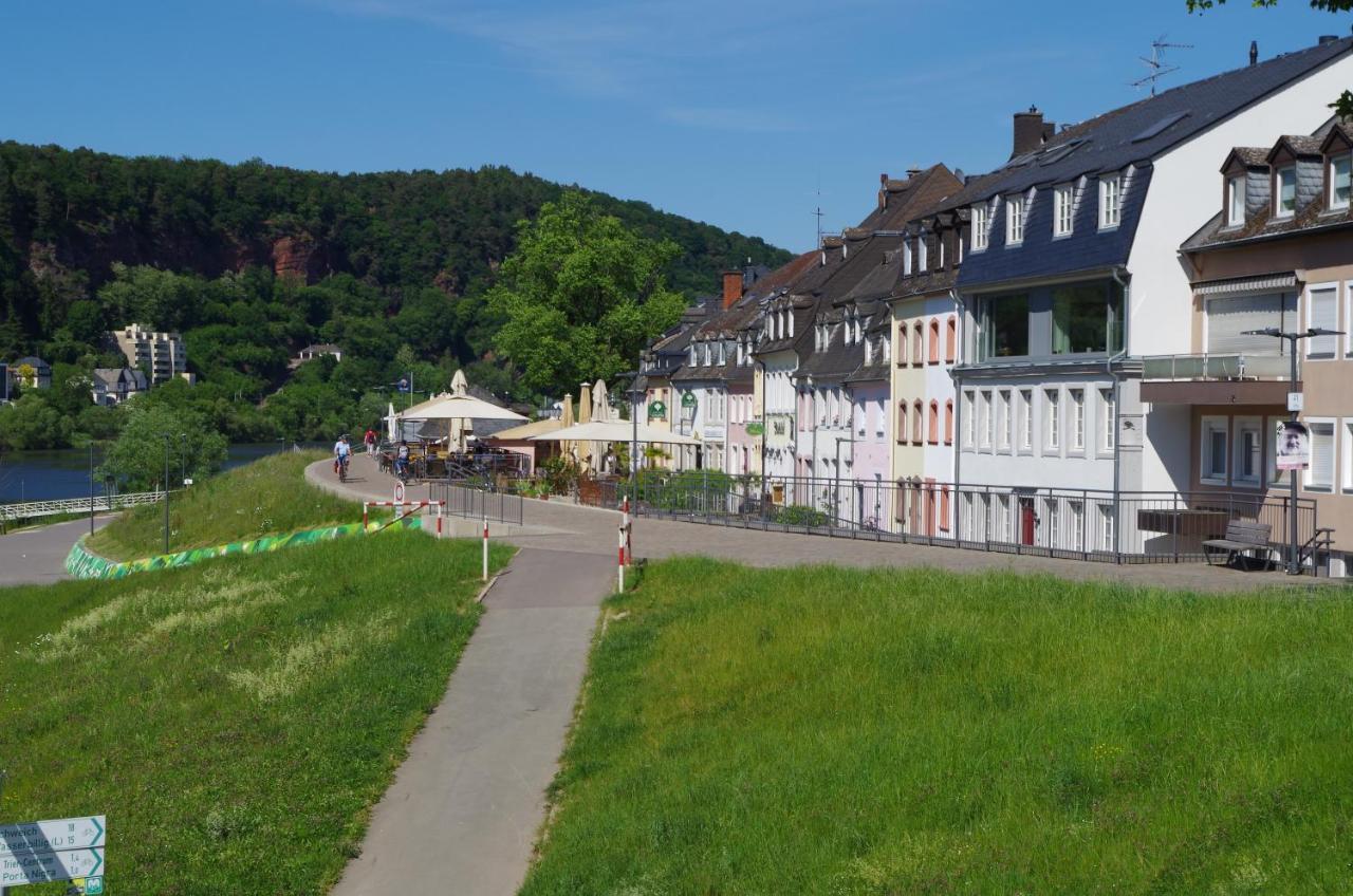 Villa Wohnen Am Ufer Der Mosel In Treviri Esterno foto