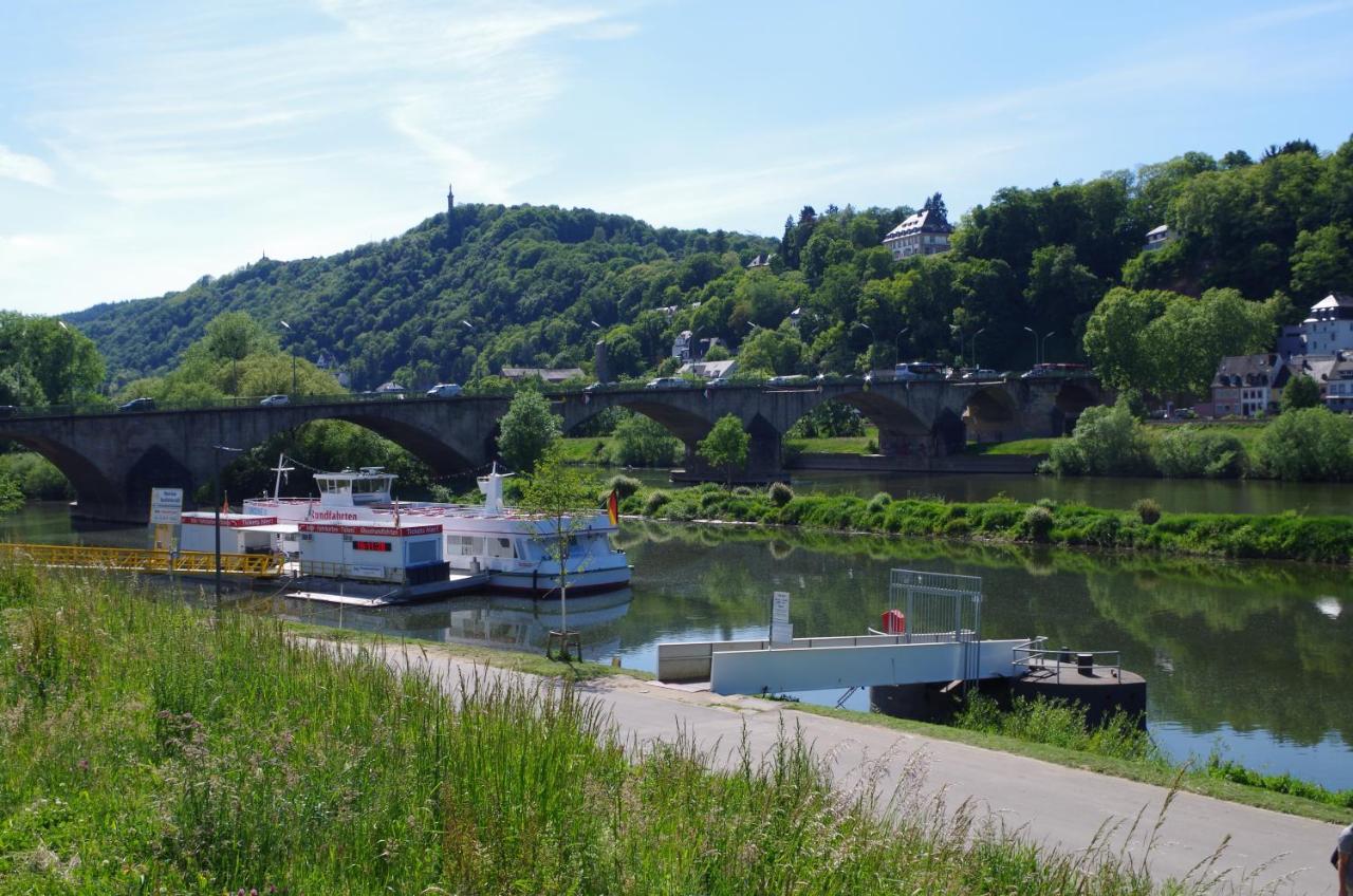 Villa Wohnen Am Ufer Der Mosel In Treviri Esterno foto