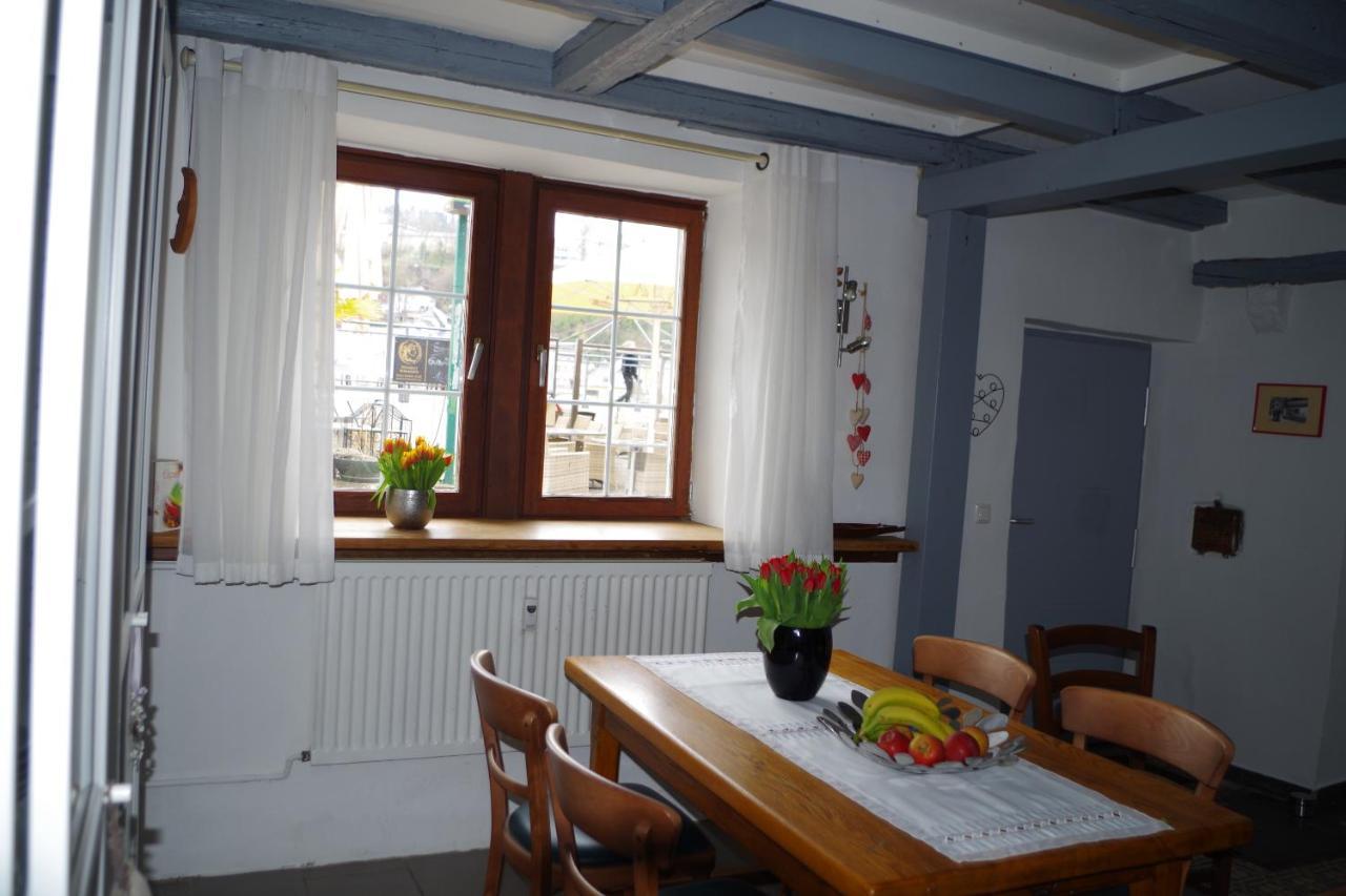Villa Wohnen Am Ufer Der Mosel In Treviri Esterno foto